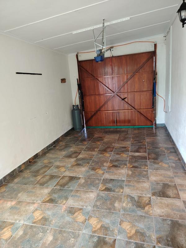 4 Bedroom Property for Sale in Sandbaai Western Cape